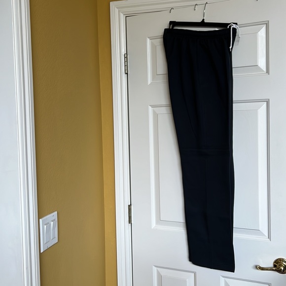 NWOT Nike sweatpants - Picture 2 of 7